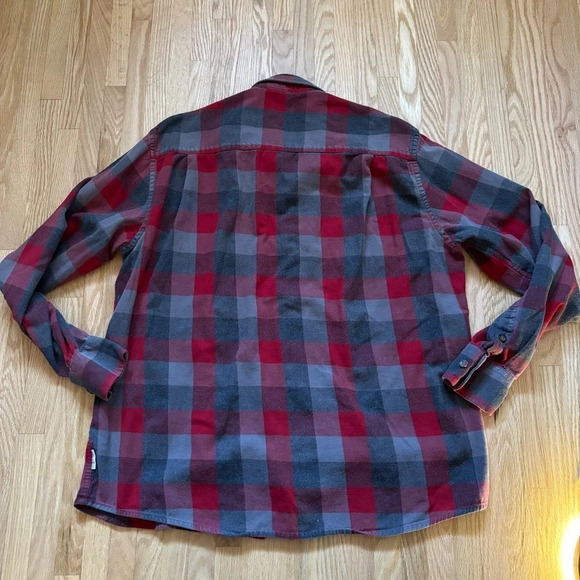Wind River | Modern Fit Black & Red Plaid 100% Cotton ButtonUp Long Sleeve Shirt - Picture 8 of 8